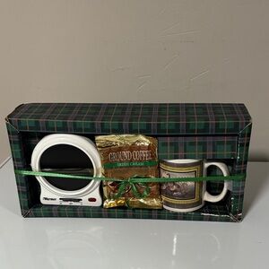 Nostalgia White Coffee Warmer Set with Mug and Coffee